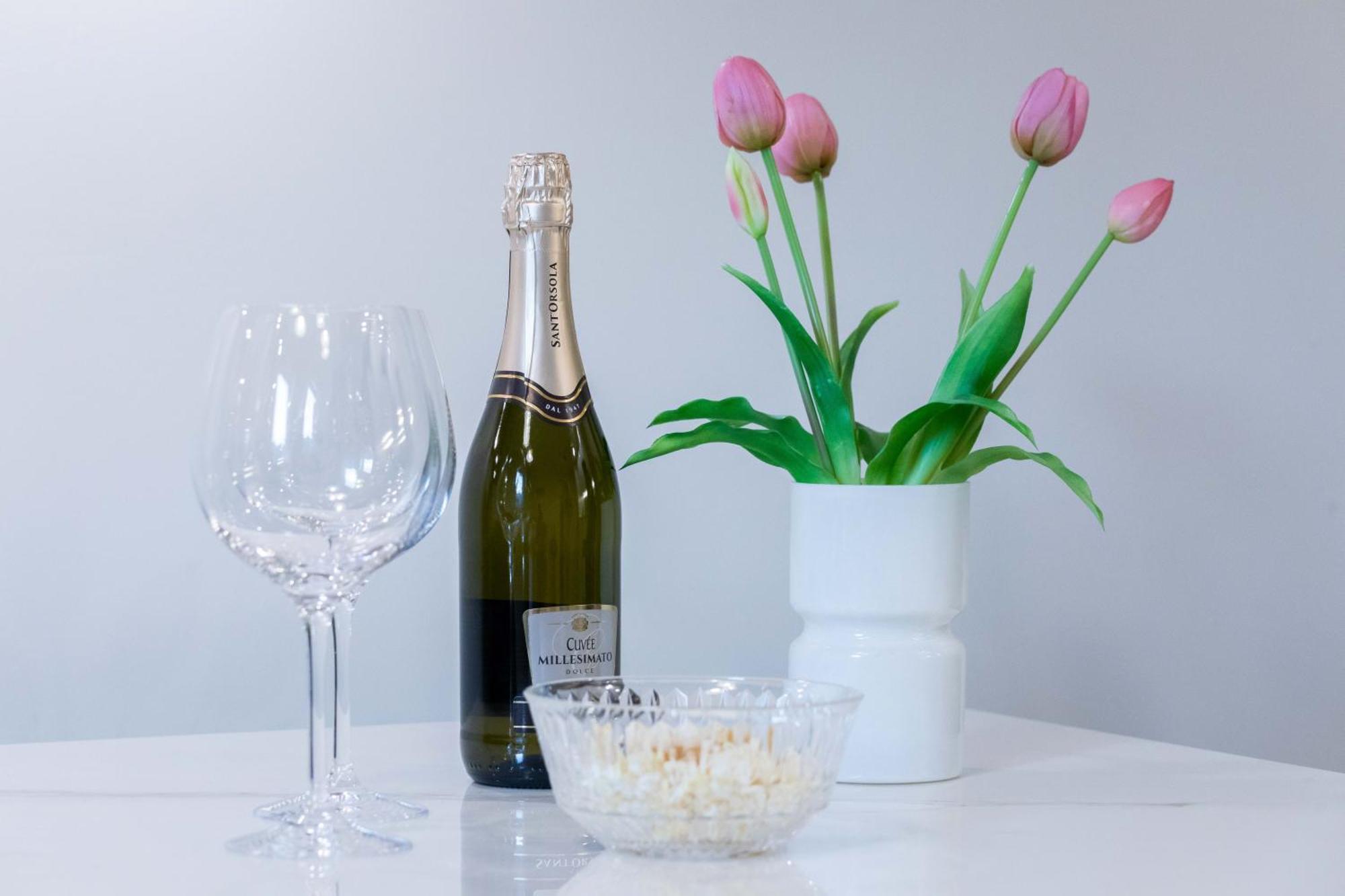 Luxury Apartment - Free Private - Parking Maestri Campionesi 16 Milan Luaran gambar