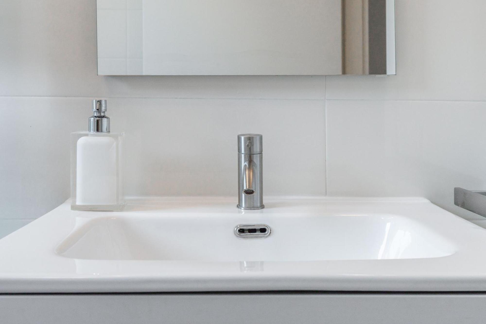 Luxury Apartment - Free Private - Parking Maestri Campionesi 16 Milan Luaran gambar